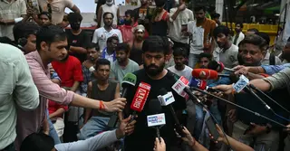 ‘আন্দোলন থামবে না’; শিক্ষামন্ত্রীর পদত্যাগ দাবিতে অনড় ‘ককরোচ’ আন্দোলন
